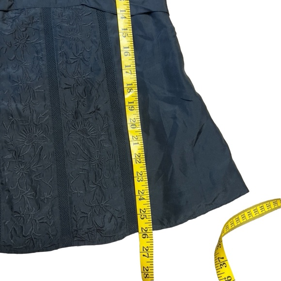 Banana Republic - Womens Embroidered Silk Blouse Sz 2 - Picture 12 of 12